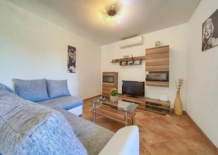 アパート Ivan Porat