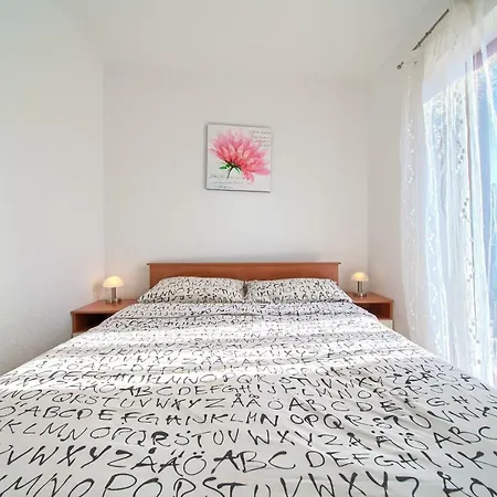 Apartment Ivan Porat Malinska